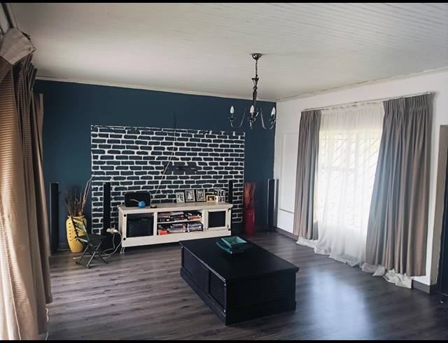 4 BEDROOM FREEHOLD FOR SALE IN KLIPPOORTJE
